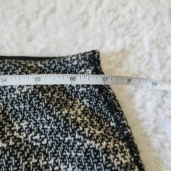 Ann Taylor Gray Knit Pencil Skirt Women's Size 12 - Picture 4 of 7